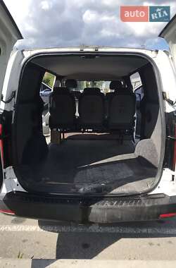 Минивэн Hyundai H-1 2009 в 