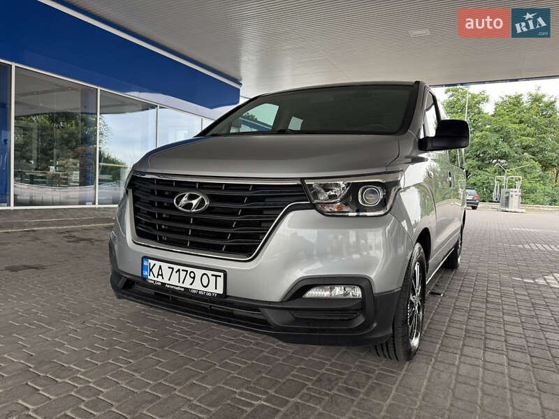 Hyundai H-1 2020