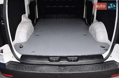 Грузопассажирский фургон Hyundai H-1 2015 в 