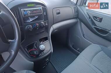 Вантажний фургон Hyundai H-1 2009 в 