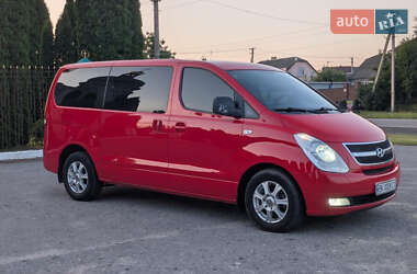 Минивэн Hyundai H-1 2010 в 