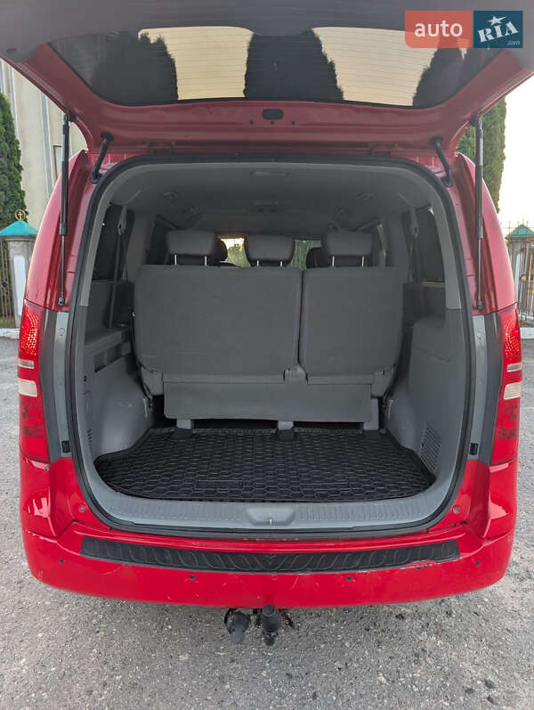 Мінівен Hyundai H-1 2010 в Дубні