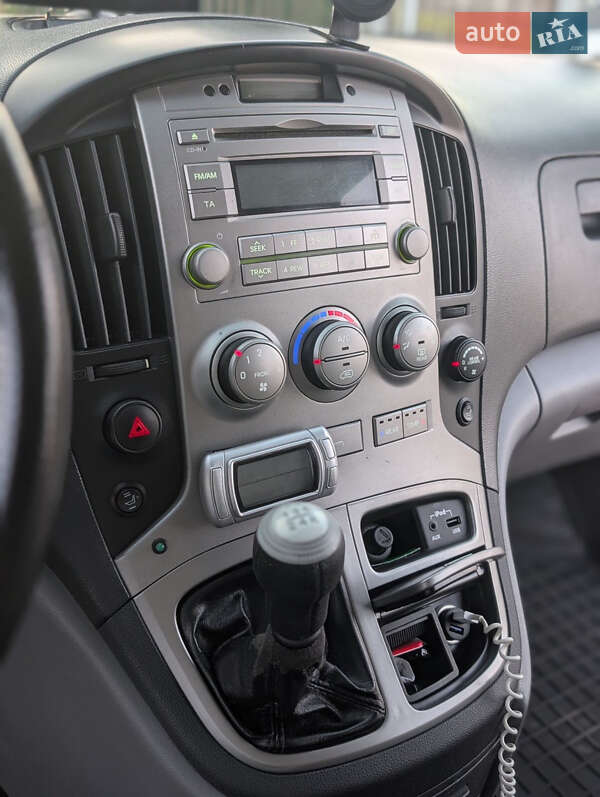 Мінівен Hyundai H-1 2010 в Дубні