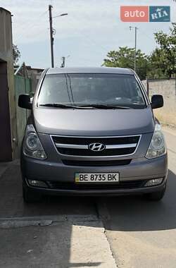 Минивэн Hyundai H-1 2011 в 
