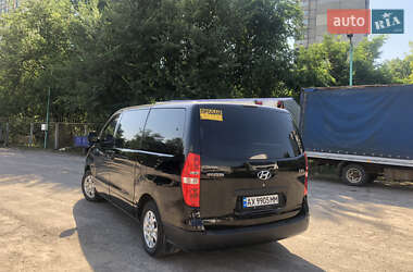 Минивэн Hyundai H-1 2008 в 