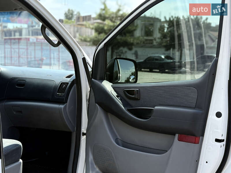 Грузовой фургон Hyundai H-1 2013 в Одессе