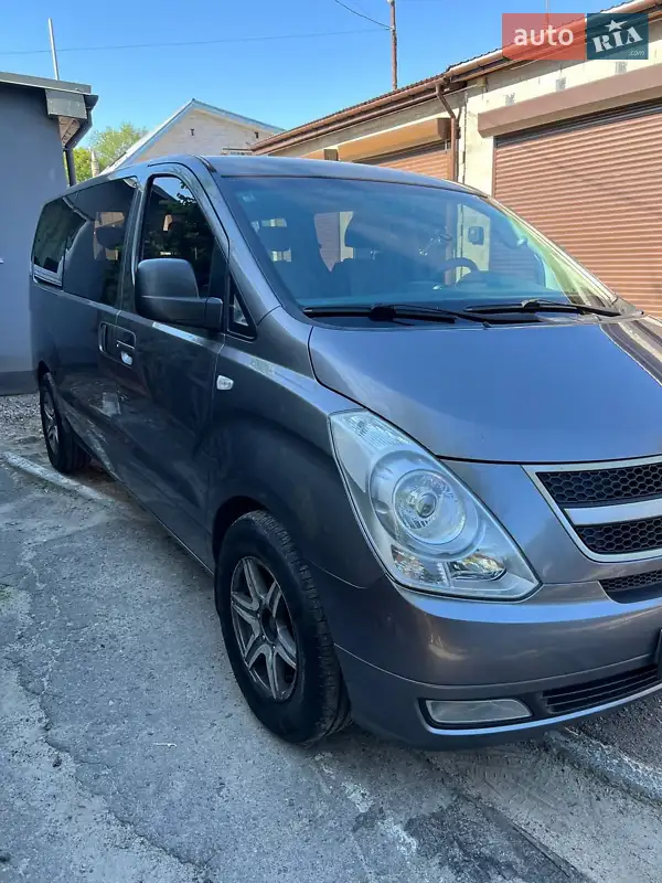 Hyundai H-1