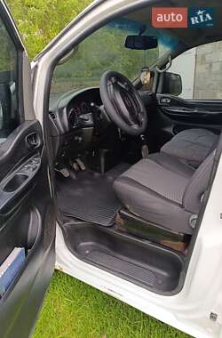 Грузовой фургон Hyundai H-1 2001 в 