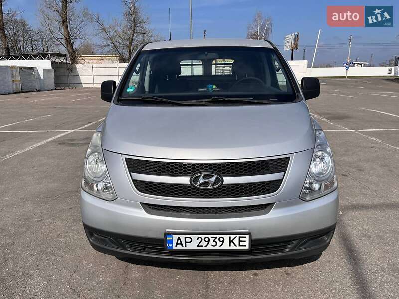 Вантажний фургон Hyundai H-1 2008 в Кременчуці