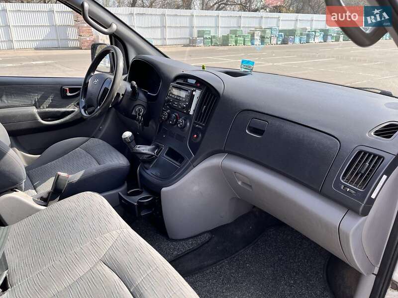 Вантажний фургон Hyundai H-1 2008 в Кременчуці