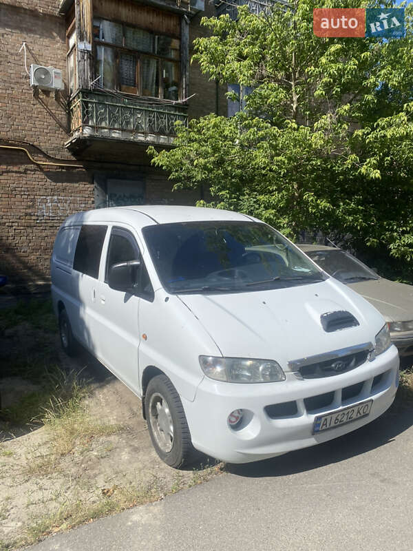 Минивэн Hyundai H-1 2001 в Киеве