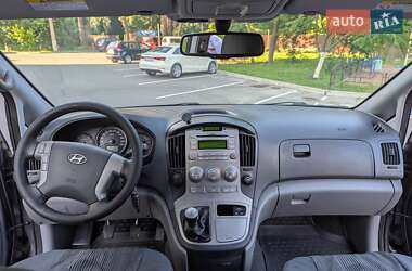 Минивэн Hyundai H-1 2011 в 