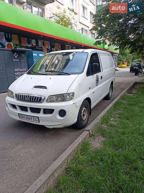 Hyundai H-1 2005