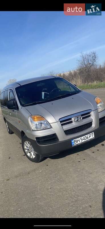 Hyundai H-1 2005