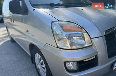 Минивэн Hyundai H-1 2005 в 