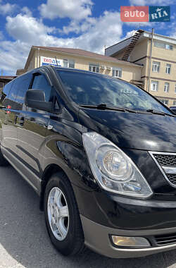 Минивэн Hyundai H-1 2010 в 