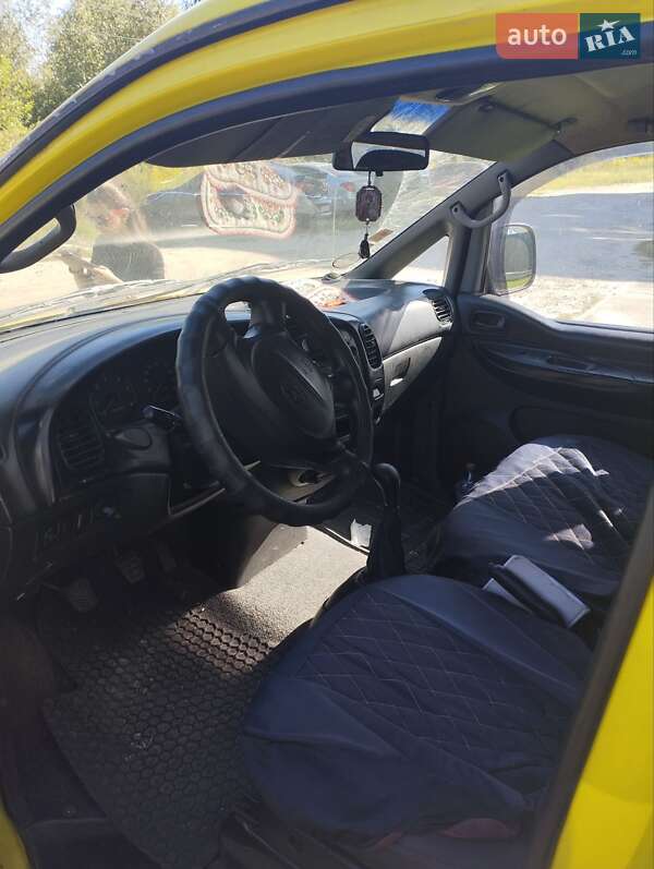 Минивэн Hyundai H-1 2002 в Киеве