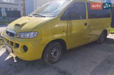 Минивэн Hyundai H-1 2002 в 