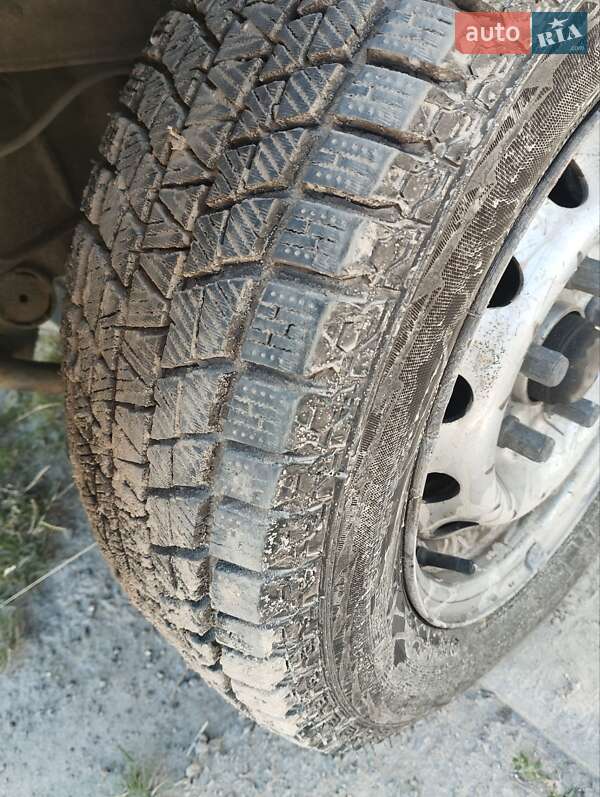 Минивэн Hyundai H-1 2002 в Киеве