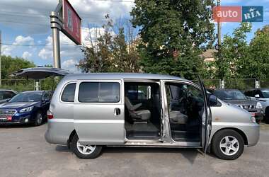 Минивэн Hyundai H-1 2006 в 