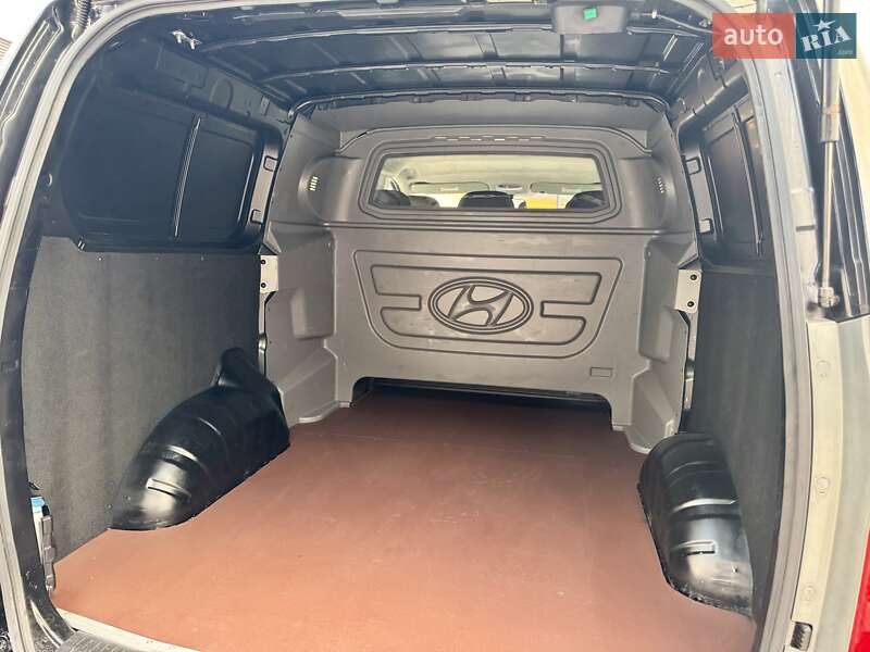 Минивэн Hyundai H-1 2011 в Ковеле