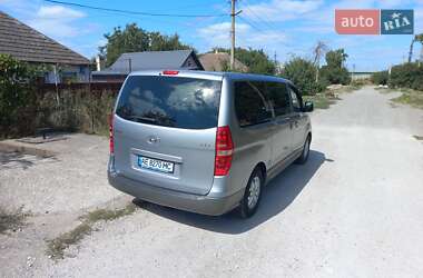Минивэн Hyundai H-1 2011 в 