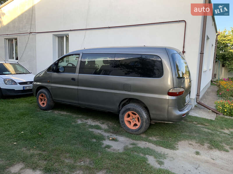 Hyundai H-1 2005