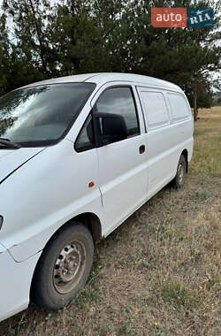 Вантажний фургон Hyundai H-1 2000 в 