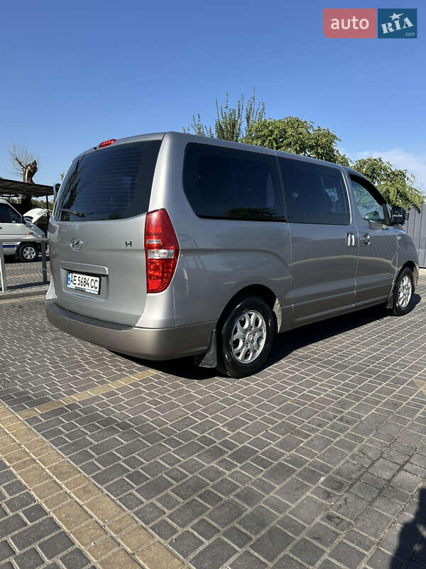 Мінівен Hyundai H-1 2011 в Дніпрі