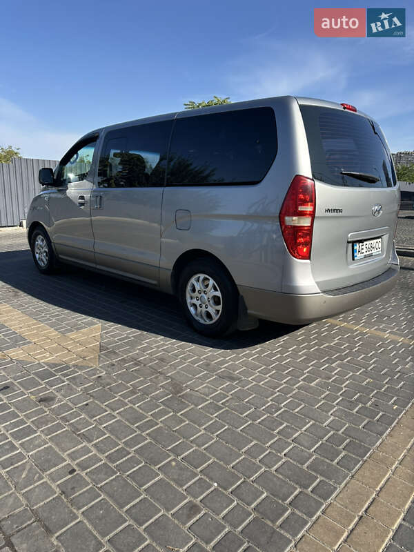 Мінівен Hyundai H-1 2011 в Дніпрі