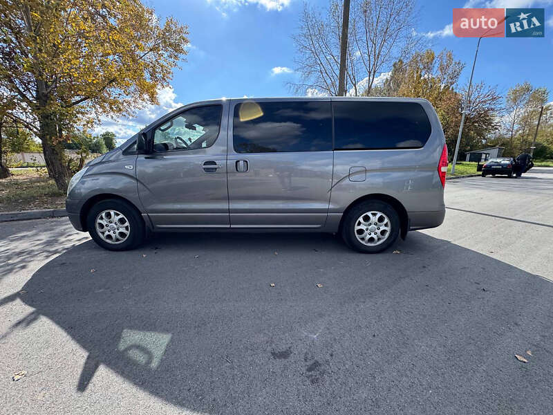 Минивэн Hyundai H-1 2010 в Чернигове