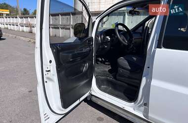 Мінівен Hyundai H-1 1999 в 