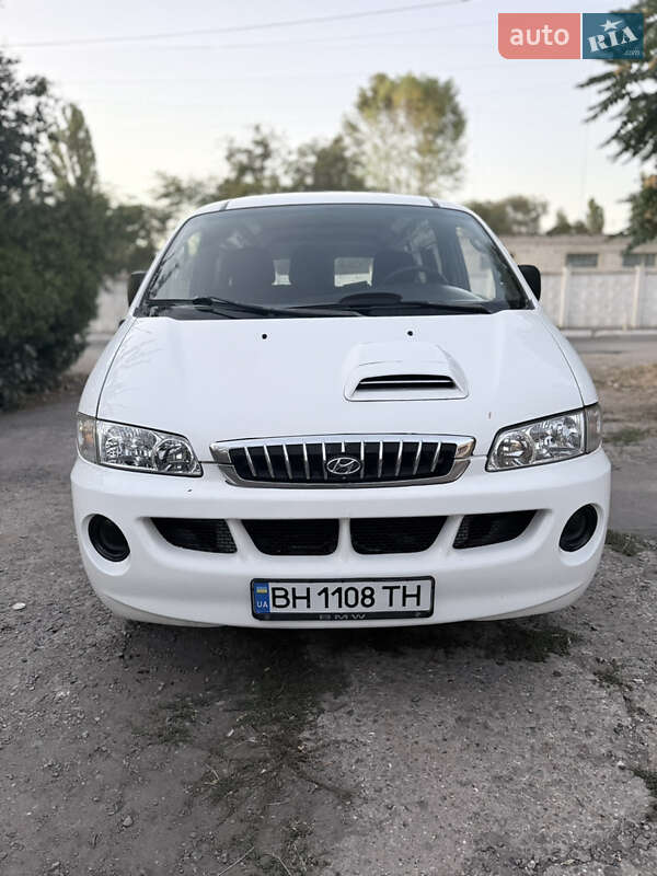 Вантажний фургон Hyundai H-1 2005 в Одесі