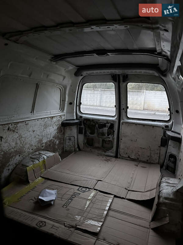 Вантажний фургон Hyundai H-1 2005 в Одесі