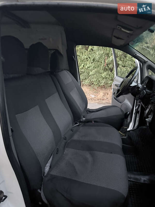 Вантажний фургон Hyundai H-1 2005 в Одесі
