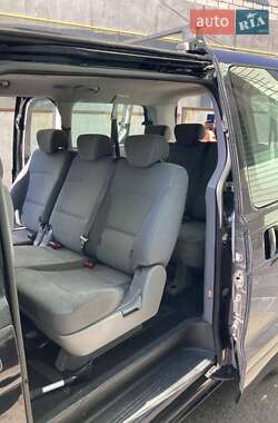 Мінівен Hyundai H-1 2011 в 