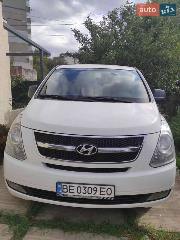 Hyundai H-1 2012