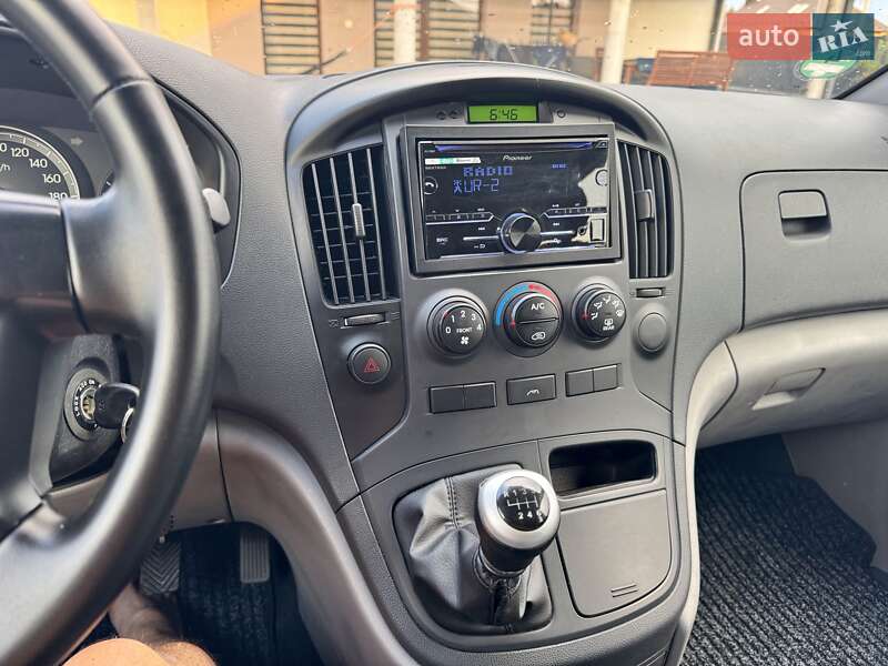 Мінівен Hyundai H-1 2011 в Ковелі
