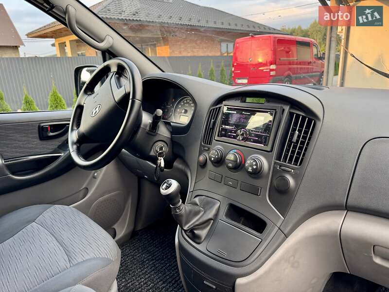 Мінівен Hyundai H-1 2011 в Ковелі