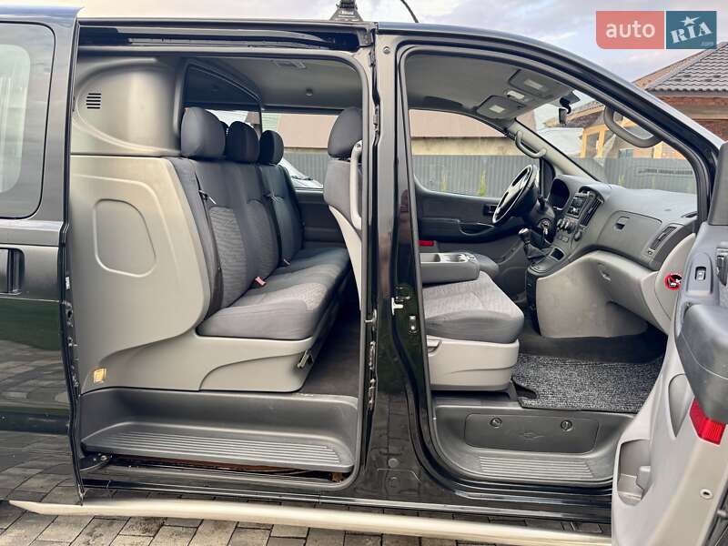 Мінівен Hyundai H-1 2011 в Ковелі