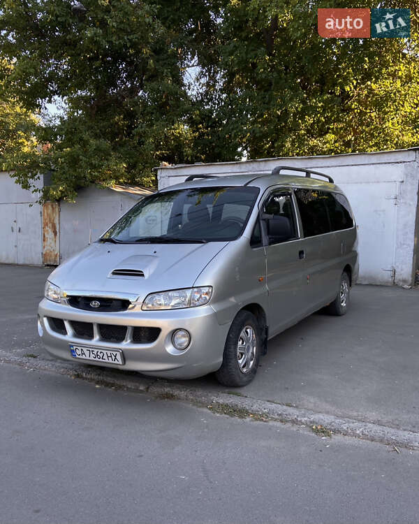 Мінівен Hyundai H-1 2002 в Одесі