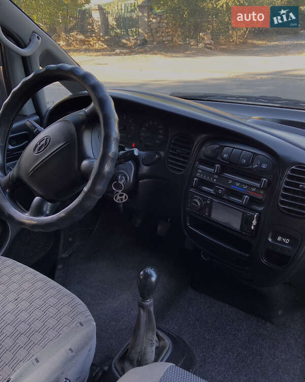 Мінівен Hyundai H-1 2002 в Одесі