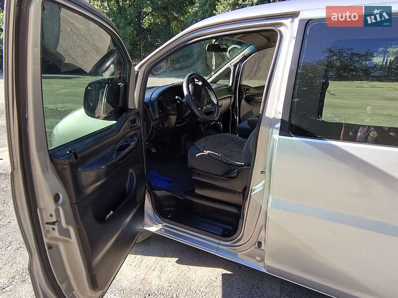 Минивэн Hyundai H-1 2005 в Киеве