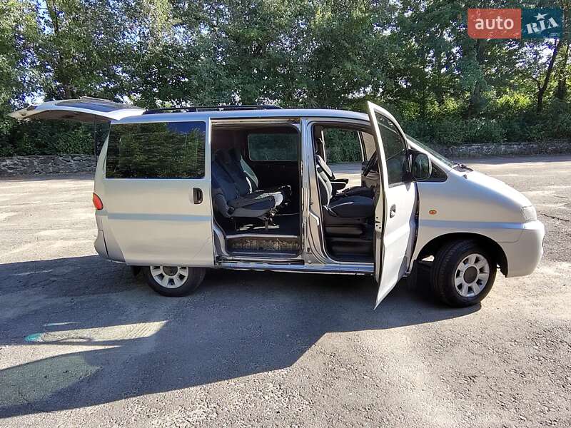 Минивэн Hyundai H-1 2005 в Киеве