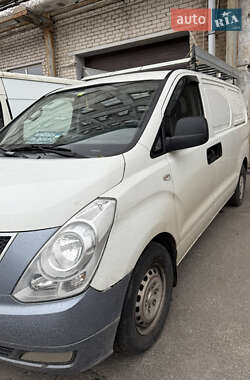 Вантажний фургон Hyundai H-1 2010 в 
