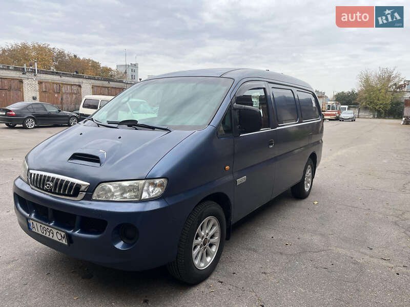 Вантажний фургон Hyundai H-1 2006 в 