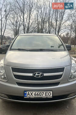 Минивэн Hyundai H-1 2011 в 