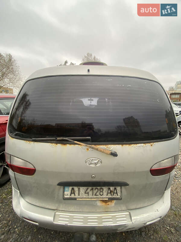 Мінівен Hyundai H-1 2001 в Києві