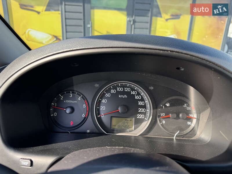 Мінівен Hyundai H-1 2011 в Стрию