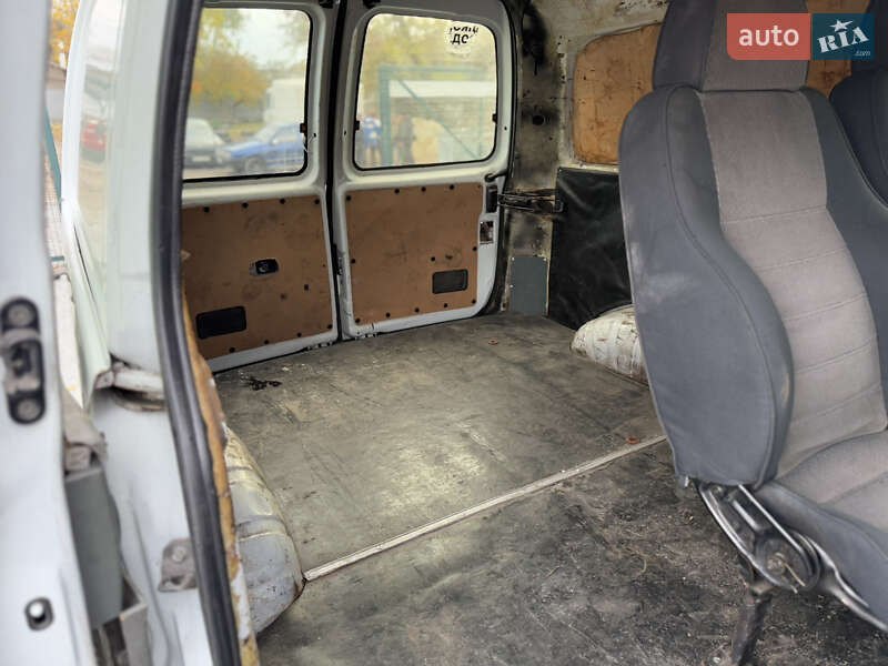 Вантажний фургон Hyundai H-1 2007 в Дніпрі фото 9 Вантажний фургон Hyundai H-1 2007 в Дніпрі